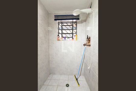 Casa à venda com 180m², 2 quartos e 1 vaga Casa à venda com 180m², 2 quartos e 1 vagaBanheiro