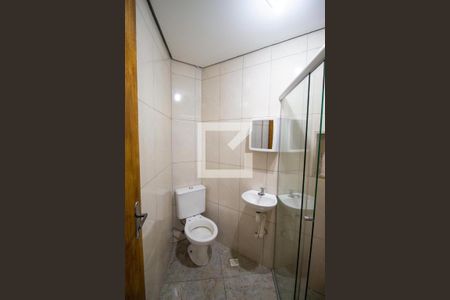 Banheiro de casa para alugar com 1 quarto, 35m² em Parque Santa Rita, São Paulo