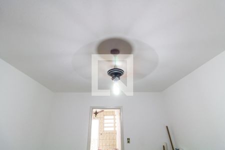 Detalhe do quarto de kitnet/studio para alugar com 0 quarto, 30m² em Guilhermina, Praia Grande