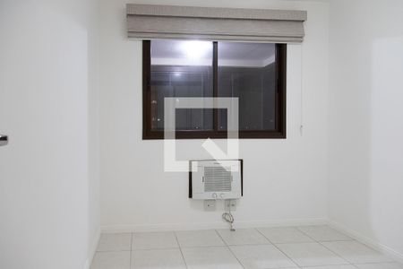 Quarto de apartamento para alugar com 2 quartos, 74m² em Recreio dos Bandeirantes, Rio de Janeiro