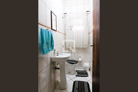 Casa à venda com 206m², 4 quartos e 2 vagas Casa à venda com 206m², 4 quartos e 2 vagasLavabo