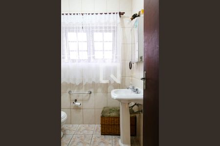 Casa à venda com 206m², 4 quartos e 2 vagas Casa à venda com 206m², 4 quartos e 2 vagasBanheiro da Suite