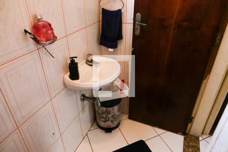 Casa à venda com 206m², 4 quartos e 2 vagas Casa à venda com 206m², 4 quartos e 2 vagasBanheiro 4