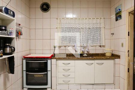 Casa à venda com 206m², 4 quartos e 2 vagas Casa à venda com 206m², 4 quartos e 2 vagasCozinha