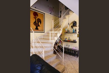 Casa à venda com 206m², 4 quartos e 2 vagas Casa à venda com 206m², 4 quartos e 2 vagasAcesso aos Quartos