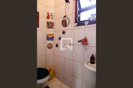 Casa à venda com 206m², 4 quartos e 2 vagas Casa à venda com 206m², 4 quartos e 2 vagasBanheiro 4