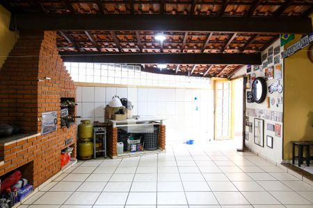 Casa à venda com 206m², 4 quartos e 2 vagas Casa à venda com 206m², 4 quartos e 2 vagasÁrea de Serviço e Churrasqueira