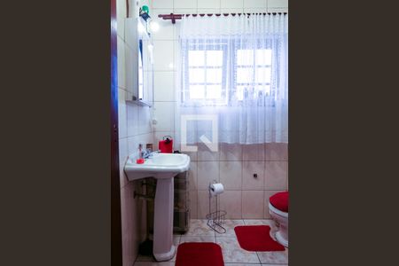 Casa à venda com 206m², 4 quartos e 2 vagas Casa à venda com 206m², 4 quartos e 2 vagasBanheir Social