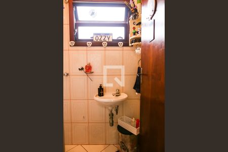 Casa à venda com 206m², 4 quartos e 2 vagas Casa à venda com 206m², 4 quartos e 2 vagasBanheiro 4