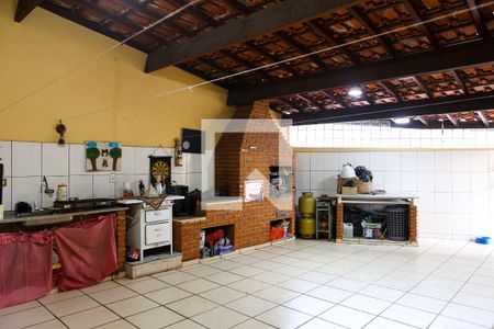 Casa à venda com 206m², 4 quartos e 2 vagas Casa à venda com 206m², 4 quartos e 2 vagasÁrea de Serviço e Churrasqueira