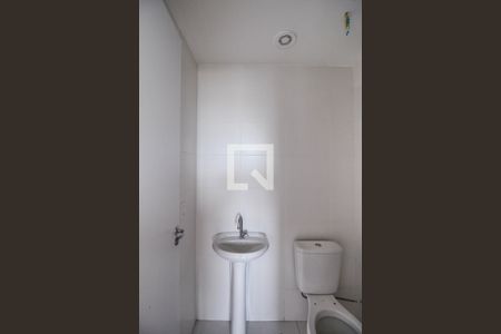 Banheiro de apartamento para alugar com 1 quarto, 26m² em Jardim Adutora, São Paulo