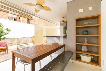 Casa à venda com 189m², 3 quartos e 2 vagas Casa à venda com 189m², 3 quartos e 2 vagasQuintal com espaço gourmet