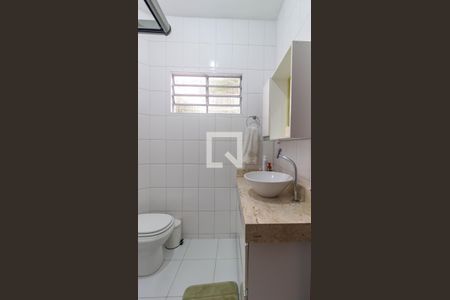 Casa à venda com 143m², 3 quartos e 2 vagasBanheiro