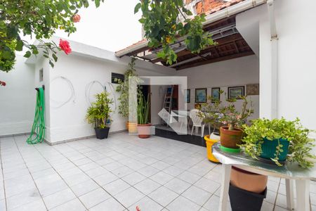 Casa à venda com 143m², 3 quartos e 2 vagasQuintal