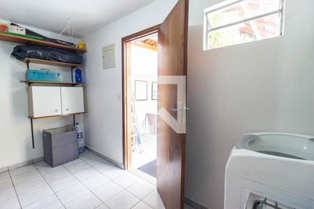 Casa à venda com 143m², 3 quartos e 2 vagasQuarto de Serviço