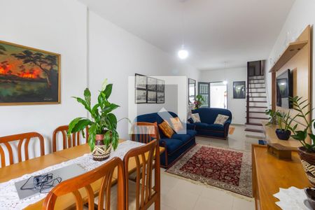 Casa à venda com 143m², 3 quartos e 2 vagasSala