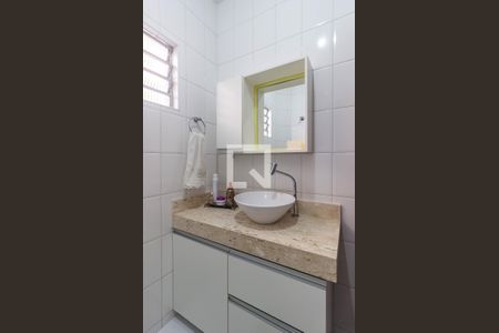 Casa à venda com 143m², 3 quartos e 2 vagasBanheiro