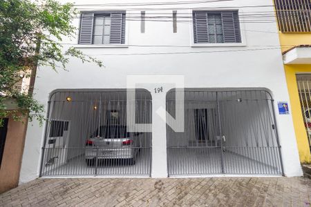 Casa à venda com 143m², 3 quartos e 2 vagasFachada
