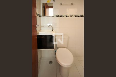Casa para alugar com 128m², 3 quartos e 2 vagas Casa para alugar com 128m², 3 quartos e 2 vagasBanheiro da Suíte 02