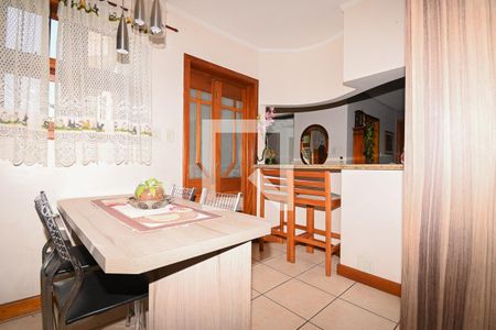 Casa à venda com 278m², 5 quartos e 4 vagascozinha