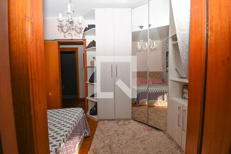 Casa à venda com 278m², 5 quartos e 4 vagasquarto 2