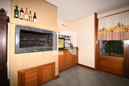 Casa à venda com 278m², 5 quartos e 4 vagassalão de festas-garagem