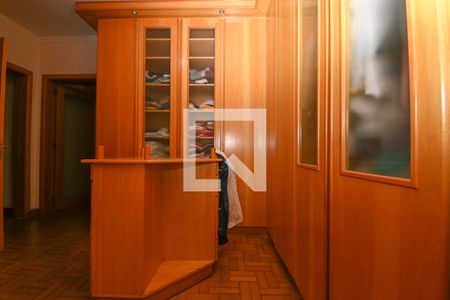 Casa à venda com 278m², 5 quartos e 4 vagasarmário-closet