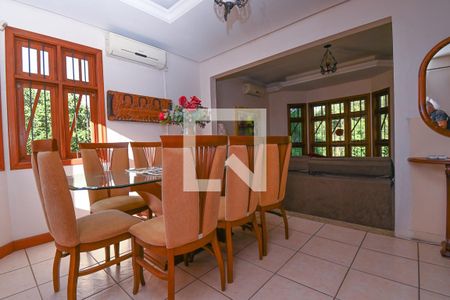 Casa à venda com 278m², 5 quartos e 4 vagassala de jantar