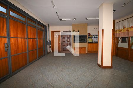 Casa à venda com 278m², 5 quartos e 4 vagassalão de festas-garagem