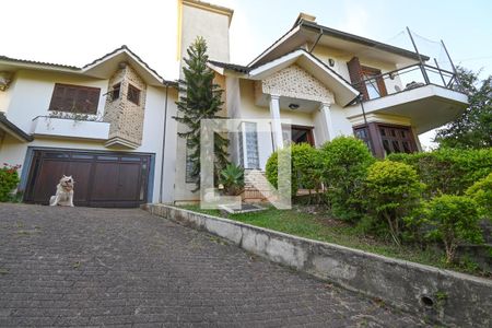 Casa à venda com 278m², 5 quartos e 4 vagasvista frontal