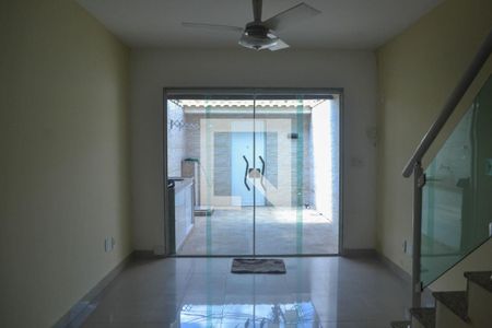 sala de casa para alugar com 3 quartos, 84m² em Luz, Nova Iguaçu