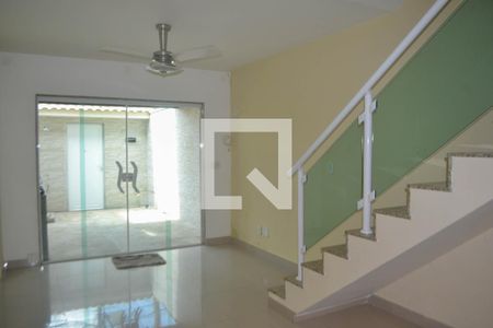 Casa para alugar com 3 quartos, 84m² em Luz, Nova Iguaçu