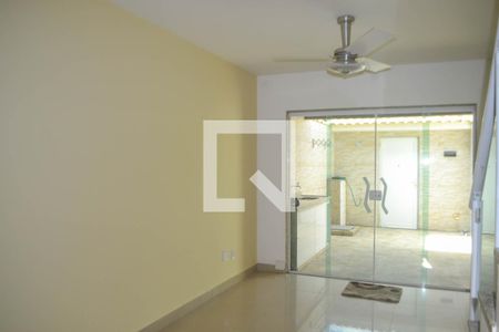 sala de casa para alugar com 3 quartos, 84m² em Luz, Nova Iguaçu