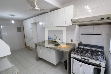 Apartamento à venda com 172m², 4 quartos e 2 vagasCozinha