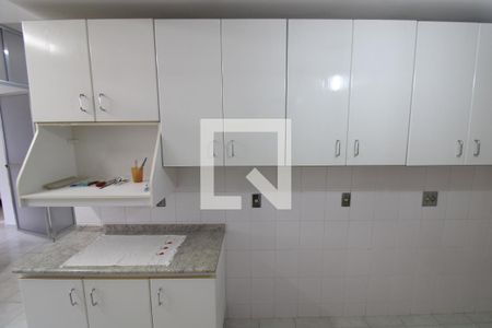 Apartamento à venda com 172m², 4 quartos e 2 vagasCozinha