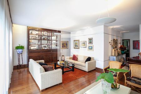 Sala 1 de casa à venda com 5 quartos, 270m² em São Luiz, Belo Horizonte