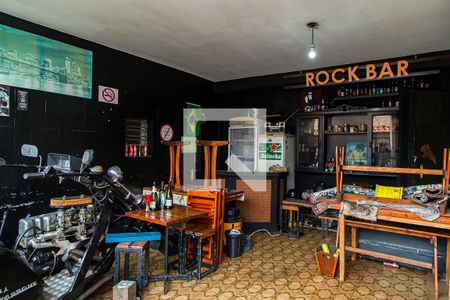 Casa à venda com 270m², 4 quartos e 7 vagas Casa à venda com 270m², 4 quartos e 7 vagasGaragem