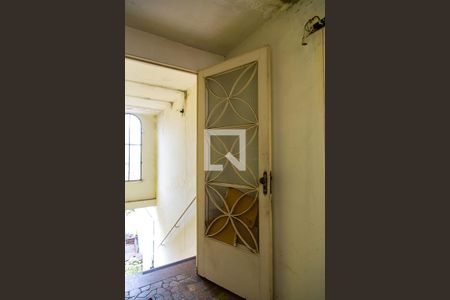 Casa à venda com 270m², 4 quartos e 7 vagas Casa à venda com 270m², 4 quartos e 7 vagasCorredor