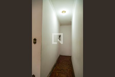 Casa à venda com 270m², 4 quartos e 7 vagas Casa à venda com 270m², 4 quartos e 7 vagasCorredor