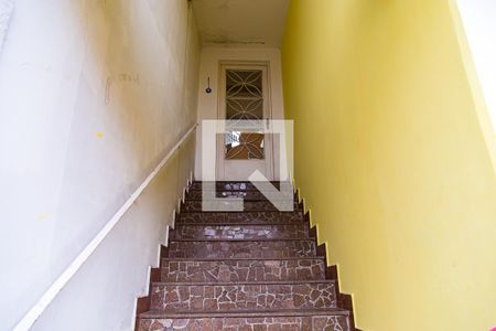 Casa à venda com 270m², 4 quartos e 7 vagas Casa à venda com 270m², 4 quartos e 7 vagasCorredor - Escada