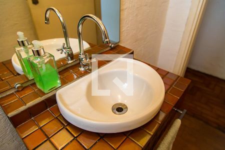 Casa à venda com 270m², 4 quartos e 7 vagas Casa à venda com 270m², 4 quartos e 7 vagasLavabo - Detalhe