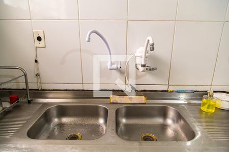 Casa à venda com 270m², 4 quartos e 7 vagas Casa à venda com 270m², 4 quartos e 7 vagasCozinha - Torneira