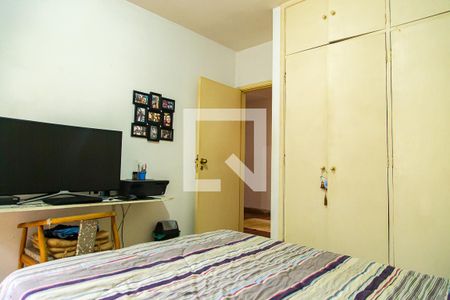 Casa à venda com 270m², 4 quartos e 7 vagas Casa à venda com 270m², 4 quartos e 7 vagasQuarto 2