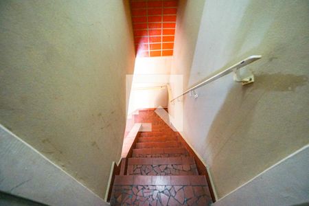 Casa para alugar com 140m², 2 quartos e sem vaga Casa para alugar com 140m², 2 quartos e sem vagaEscada