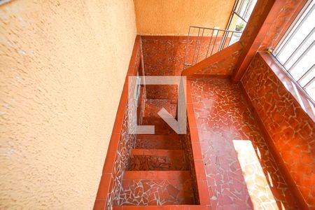 Casa para alugar com 140m², 2 quartos e sem vaga Casa para alugar com 140m², 2 quartos e sem vagaEscada