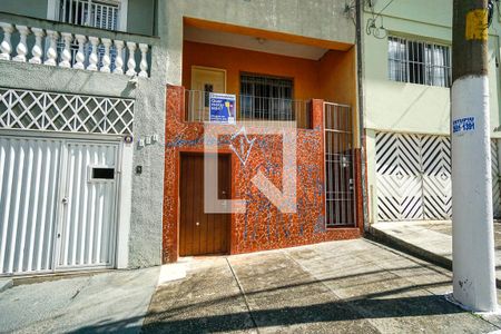 Casa para alugar com 140m², 2 quartos e sem vaga Casa para alugar com 140m², 2 quartos e sem vagaFachada