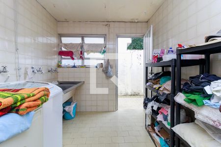 Casa à venda com 500m², 3 quartos e 4 vagas Casa à venda com 500m², 3 quartos e 4 vagasÁrea de Serviço