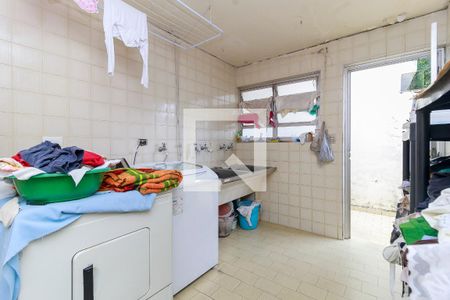 Casa à venda com 500m², 3 quartos e 4 vagas Casa à venda com 500m², 3 quartos e 4 vagasÁrea de Serviço