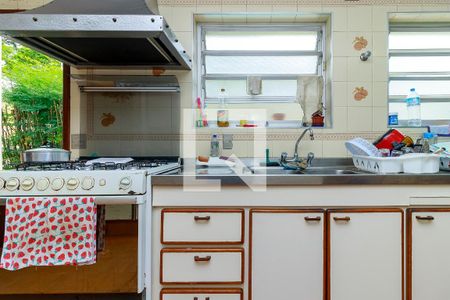 Casa à venda com 500m², 3 quartos e 4 vagas Casa à venda com 500m², 3 quartos e 4 vagasCozinha