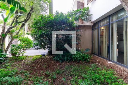 Casa à venda com 500m², 3 quartos e 4 vagas Casa à venda com 500m², 3 quartos e 4 vagasJardim